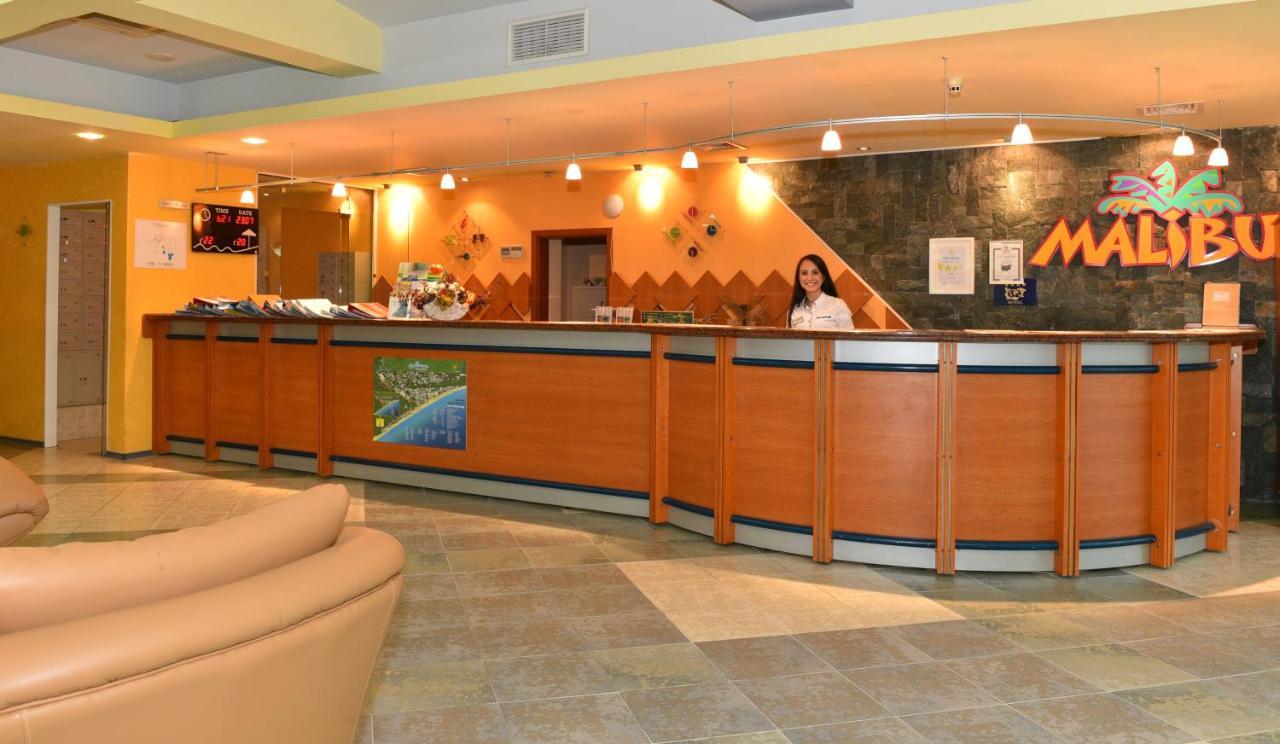 Hotel Malibu อัลเบนา ภายนอก รูปภาพ