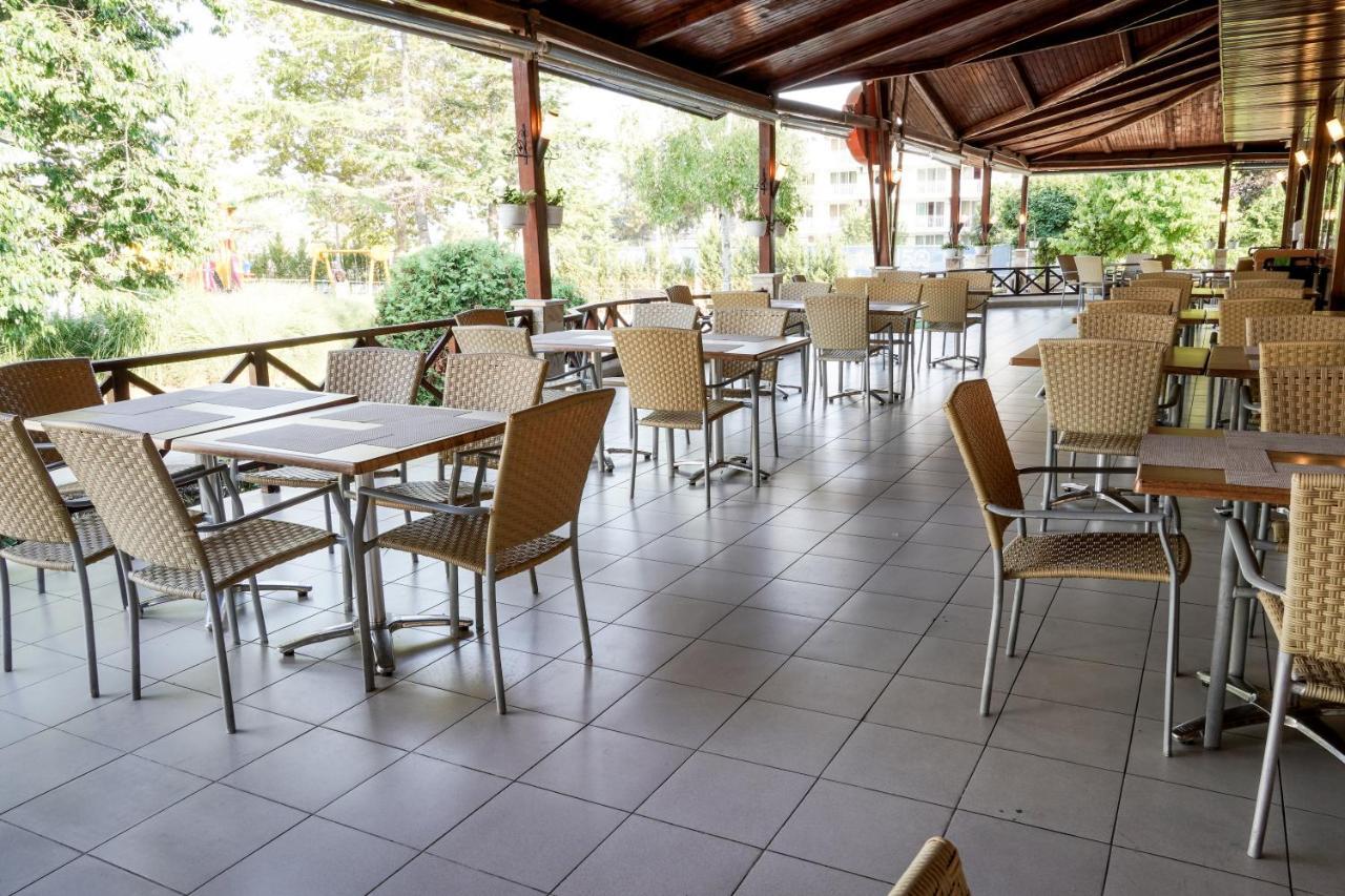 Hotel Malibu อัลเบนา ภายนอก รูปภาพ