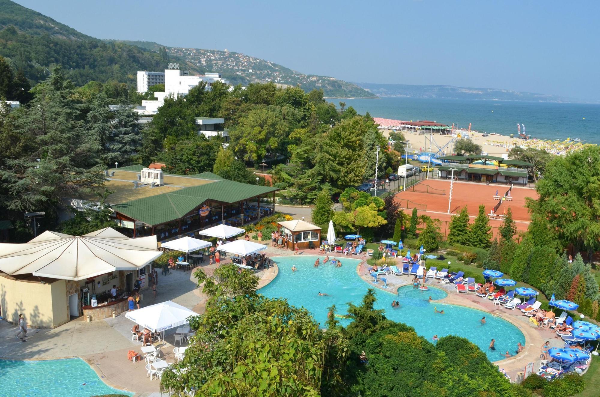 Hotel Malibu อัลเบนา ภายนอก รูปภาพ