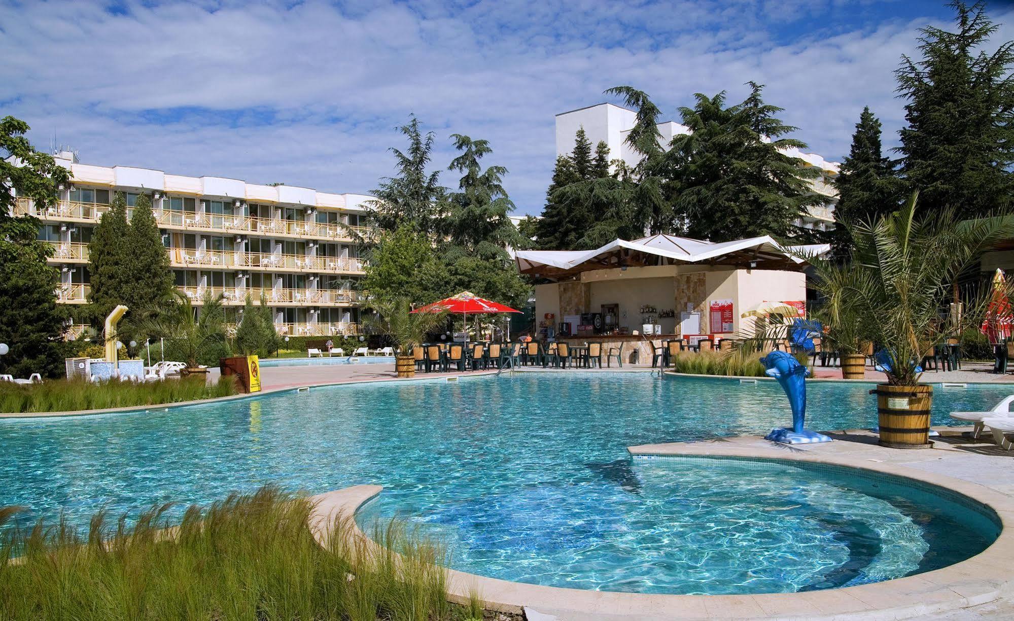 Hotel Malibu อัลเบนา ภายนอก รูปภาพ