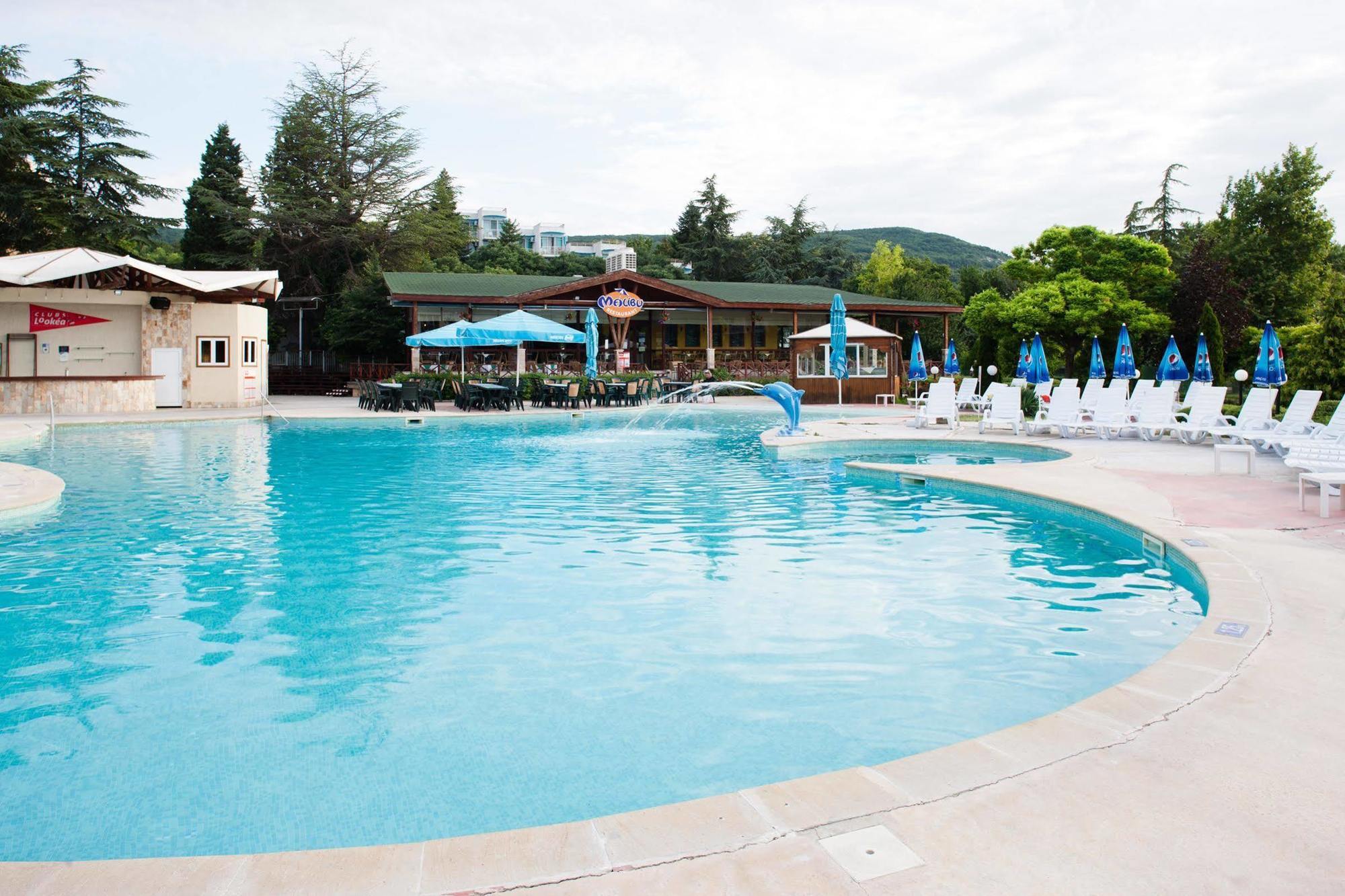 Hotel Malibu อัลเบนา ภายนอก รูปภาพ